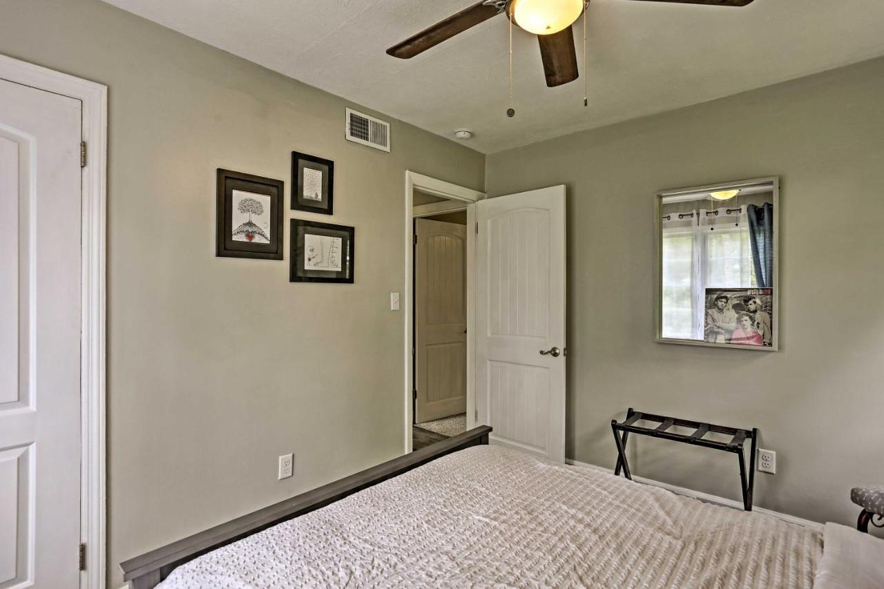 Family-friendly Escape About 6 Mi To Center!