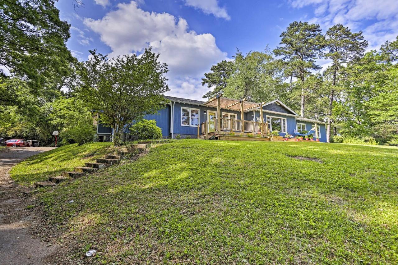 Family-friendly Escape About 6 Mi To Center! Holiday home